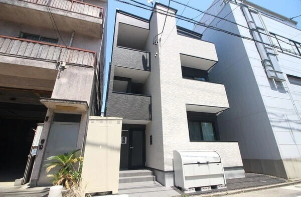 マンションの全景