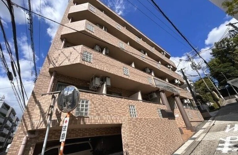 【名古屋賃貸195-202】シティライフ春里105・東山線・本山9分♪1K・6帖・5.6万・ネット無料・オートロック・TVインターフォン・宅配BOX・浴室乾燥・シャワートイレ・鉄筋コンクリート造|名古屋のお部屋探しはチェンバース