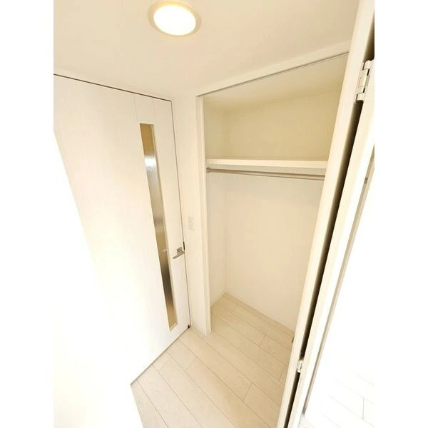 部屋クローゼット