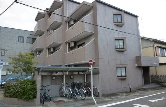 【名古屋賃貸143-102】Comodo Motoyama102号室・東山線・本山駅3分♪1K・8.5帖・7.2万円・ネット無料・洗髪洗面化粧台・シャワートイレ・オートロック・インターホン・鉄筋コンクリート造|名古屋のお部屋探しはチェンバース