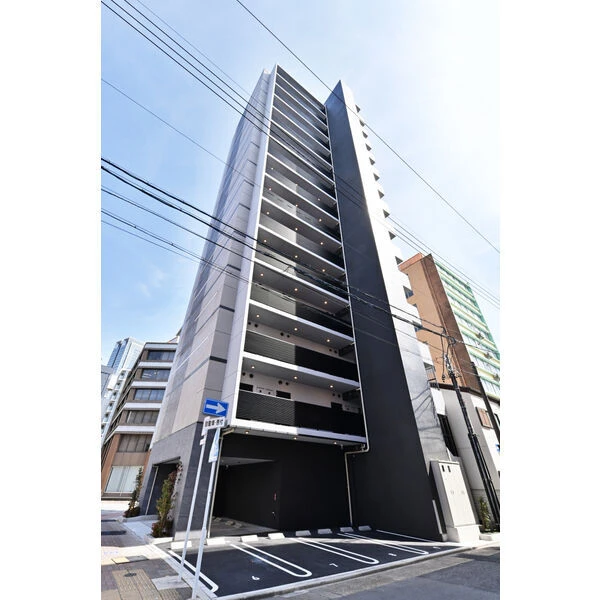 マンションの全景